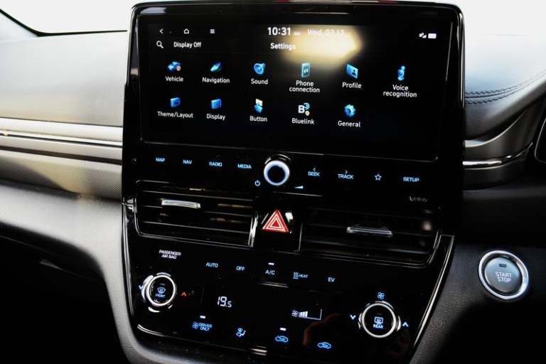 2021 Hyundai IONIQ 38.3kWh Premium Hatchback 5dr Electric Auto (136 ps) Automatic Hatchback Elect...