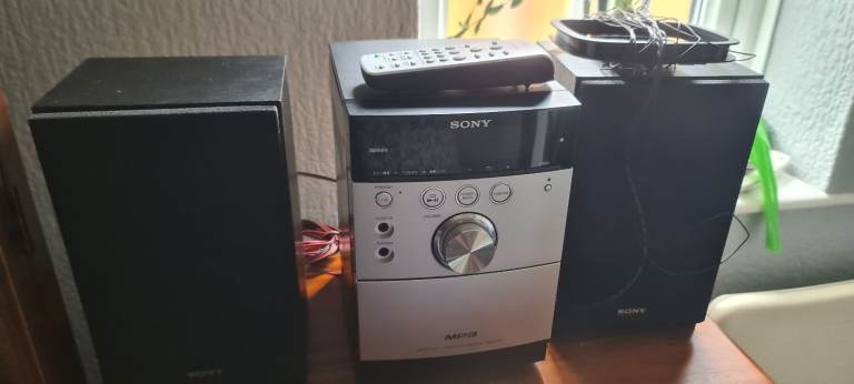 MUSIC SYSTEM TAPE CD RADIO ect  £30