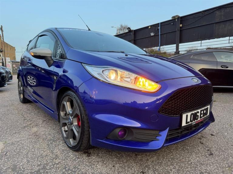2016 Ford Fiesta 1.6T EcoBoost ST-3 Euro 6 3dr Hatchback Petrol Manual