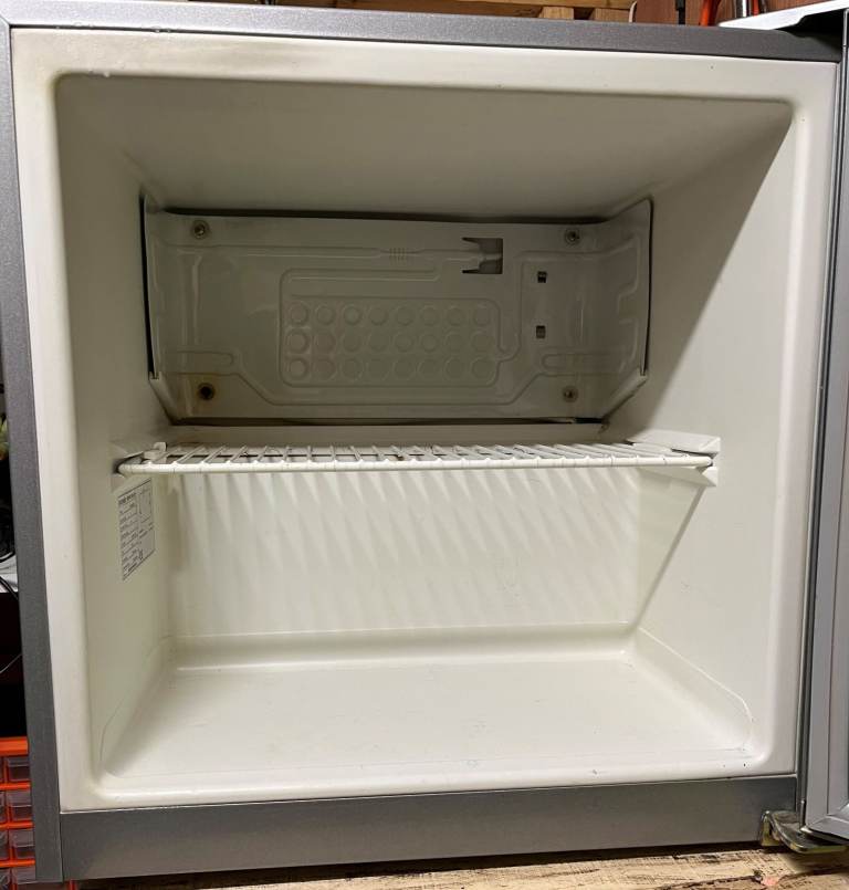 50 litre Mini Fridge / Drinks Chiller