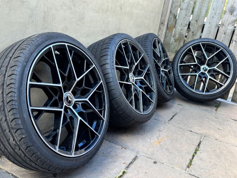 Mercedes Staggered 20” Alloy Wheels