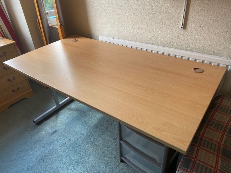 Large desk