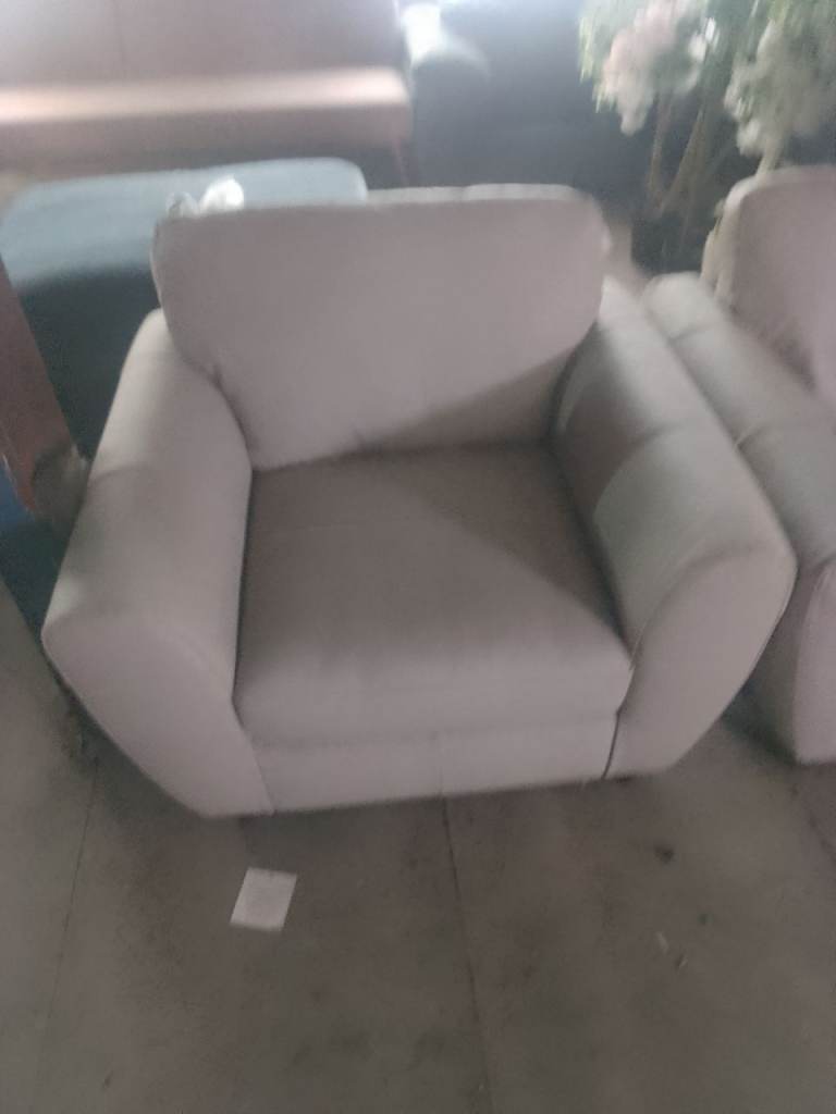 Ex display 2x matching armchairs in light grey leather only £100