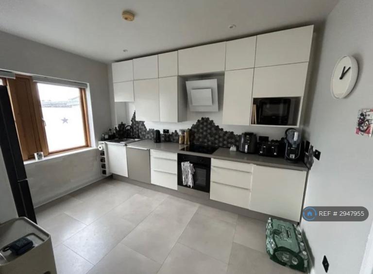 1 bedroom in Bywater Court, Castleford, WF10 (#2947955)
