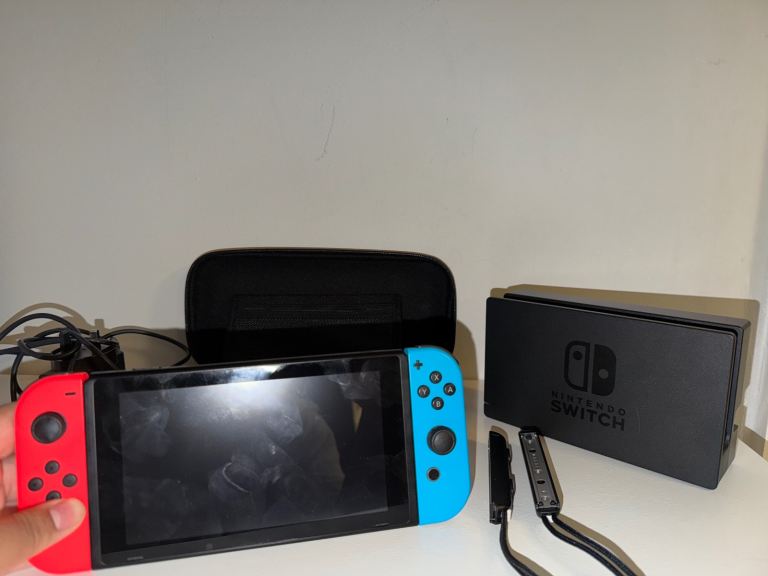 NINTENDO SWITCH *MINT CONDITION*