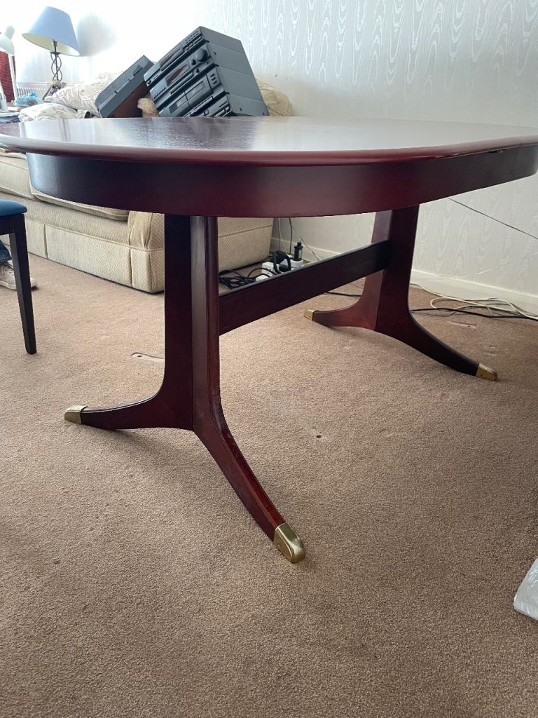 Extendable Dining Table with 6 Chairs