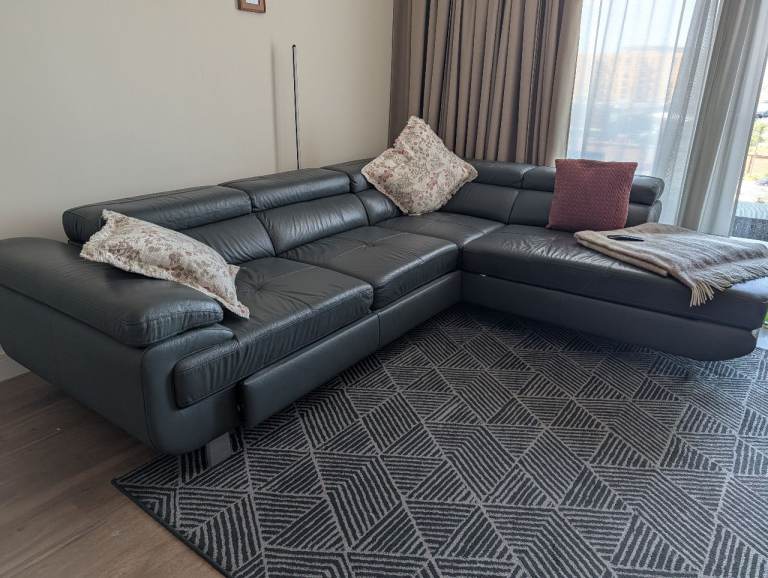 Large Black Leather Corner Sofa with Storage & Adjustable Headrests