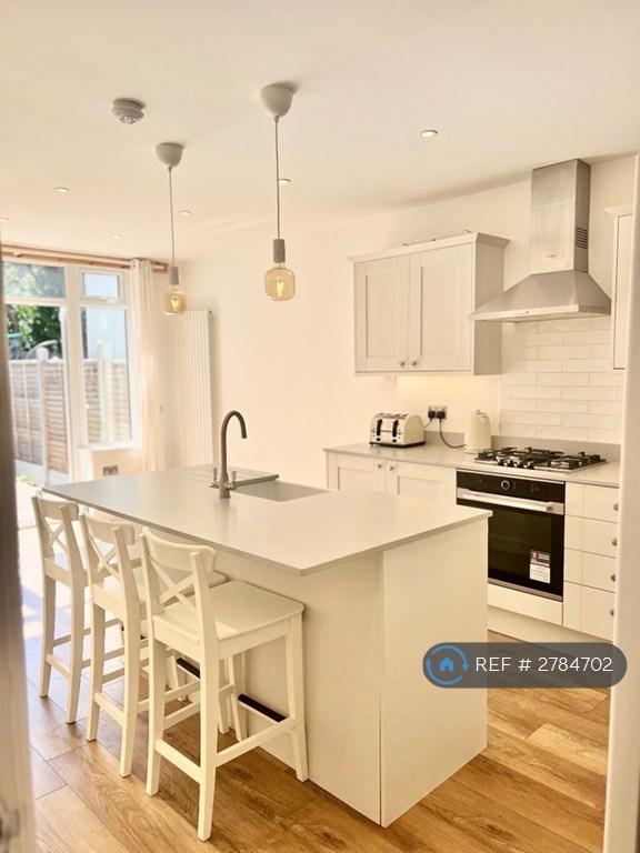 2 bedroom flat in Headingley, Leeds, LS6 (2 bed) (#2784702)