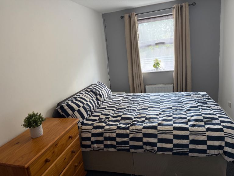 Furnished Double room - Conniburrow