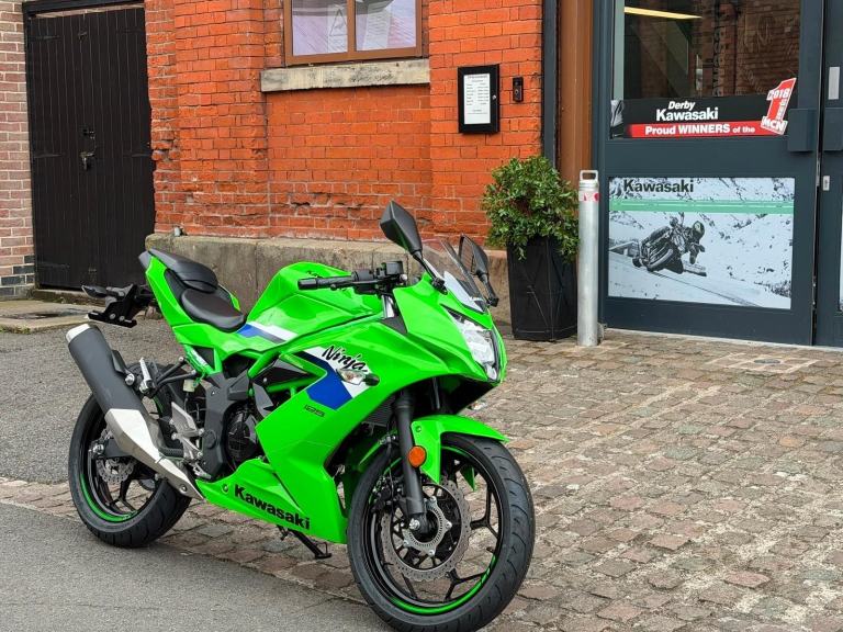 BRAND NEW Kawasaki Ninja 125 now in store! 