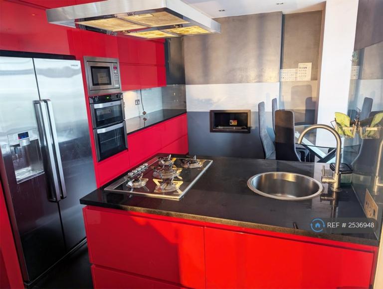 3 bedroom flat in Durnsford Road, London, SW19 (3 bed) (#2536948)