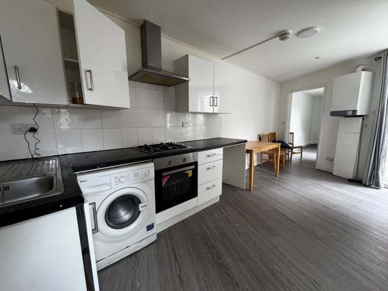 1 Bed Flat, Trewint St, SW18