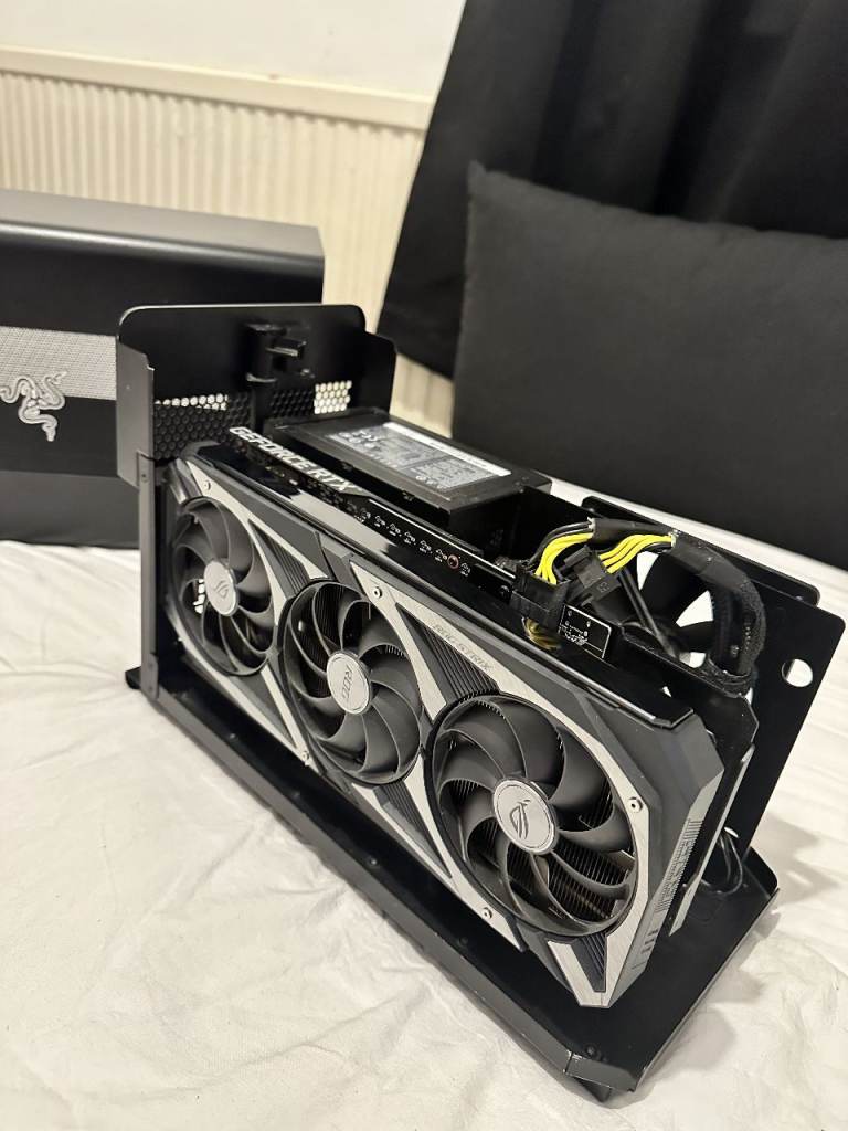 Razer EGPU enclosure + ASUS ROG 3050 OC edition GPU included working (Great condition)