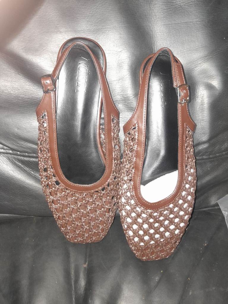 Brand New In Packaging Brown Woven Slingback Flats – Good Condition