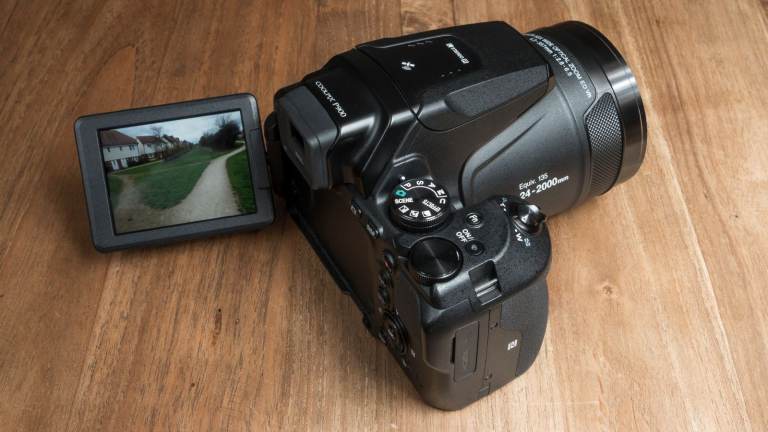 Nikon P900 Bridge Camera with Superzoom