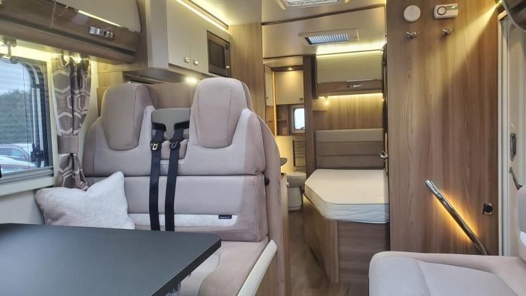 Fiat SWIFT BESSACARR 584 side bed 4 berth 4 seatbelts large bathroom 2019