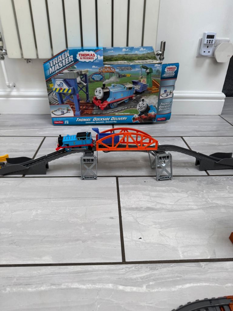 Thomas and friends motorised track master dockside delivery 