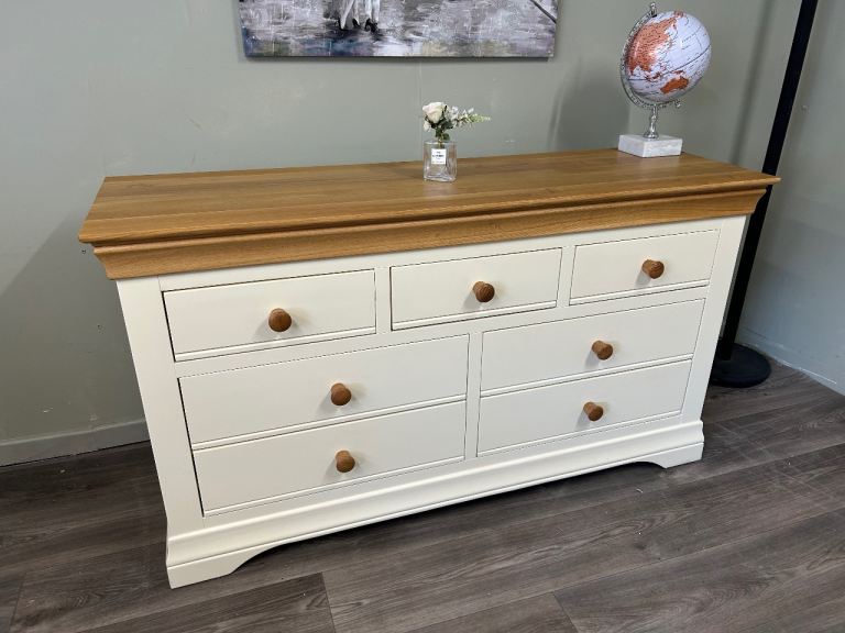 Oak furniture land drawers /sideboard (can deliver)