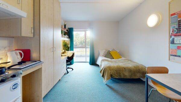 Large Studio Ensuite at Broadgate Park (£500 Discount + Free Laundry)