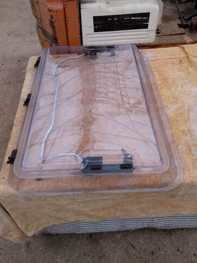 Heki caravan skylight top dome 