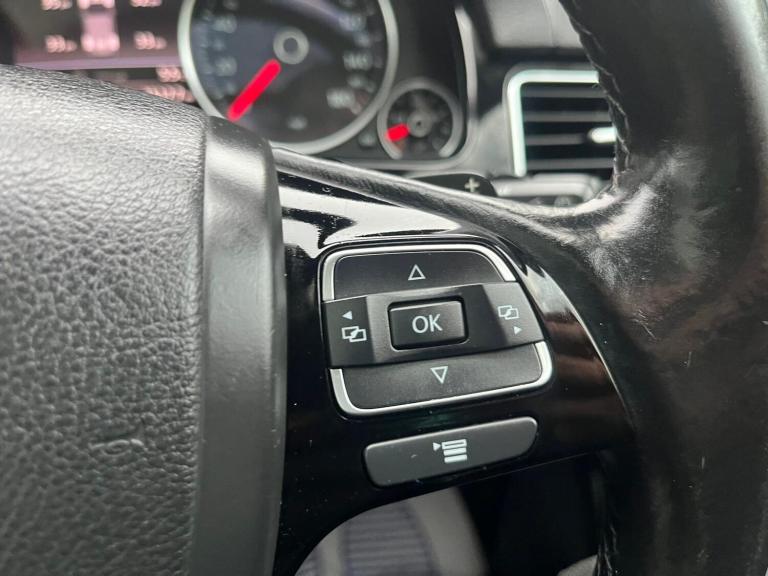 2014 Volkswagen Touareg 3.0 TDI V6 BlueMotion Tech R-Line Tiptronic 4WD Euro 5 (s/s) 5dr ESTATE D...