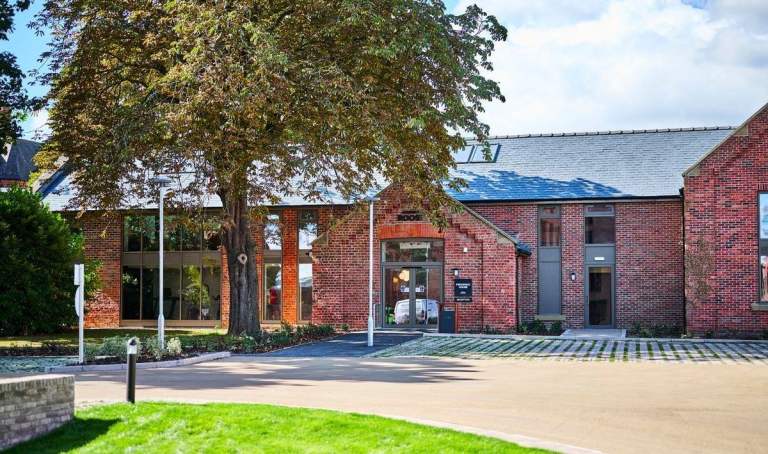 I am looking for Single Tenant (Preferring Students only) 7352665511 (Venugopal M)