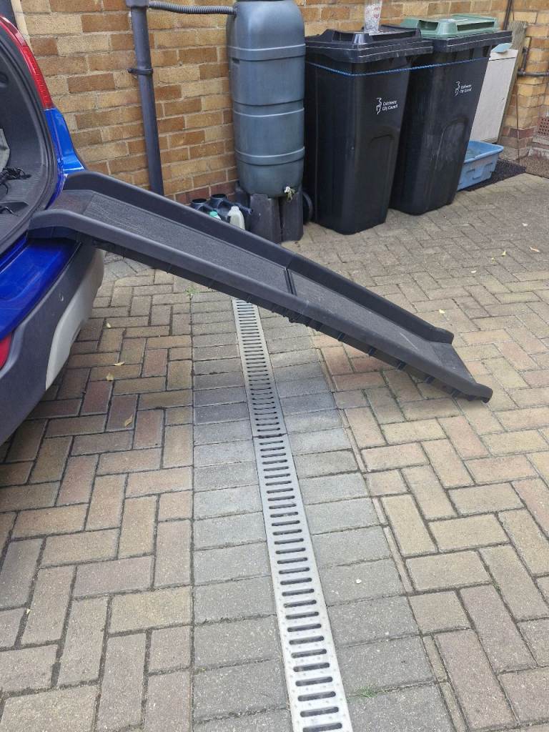 Black Car Boot Access Ramp for Dogs/Pets – Good Condition