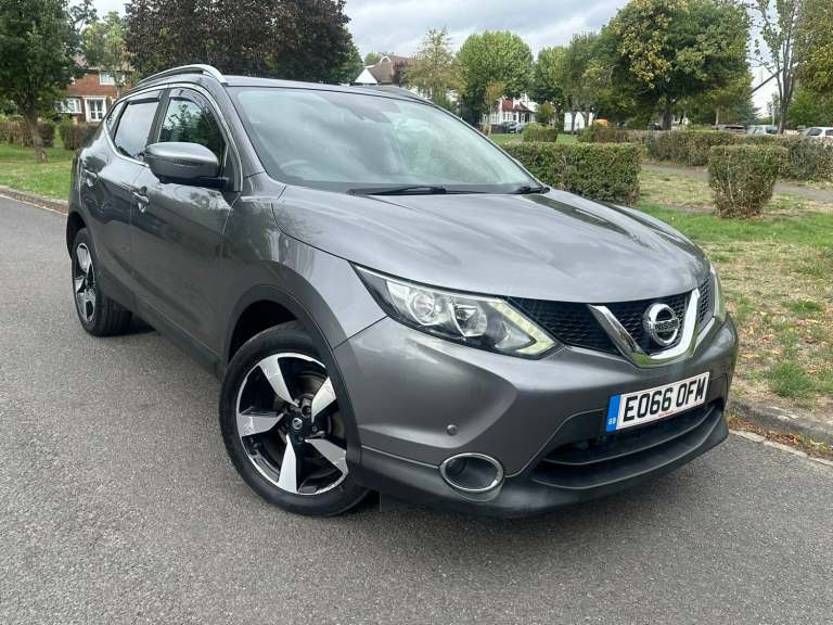 2016 Nissan Qashqai 1.2 DiG-T N-Connecta [Glass Panroof] 5dr Xtronic HATCHBACK Petrol Automatic