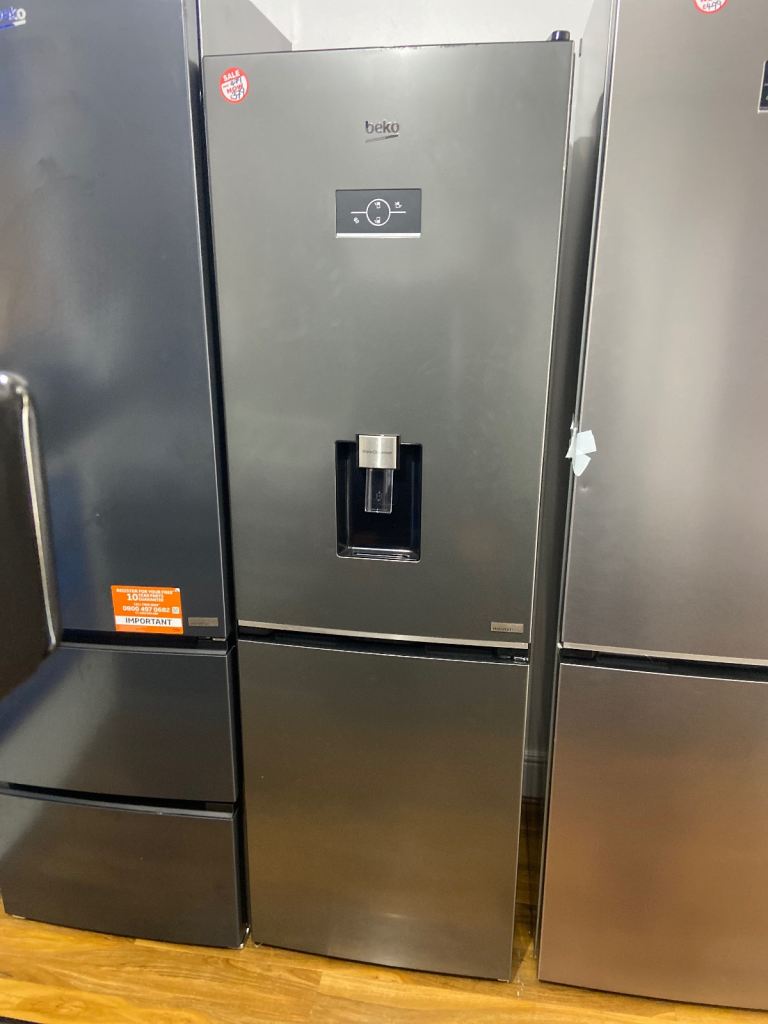 New RRP £479!! Beko Harvest Fresh 60cm Fridge Freezer - Graphite Grey 