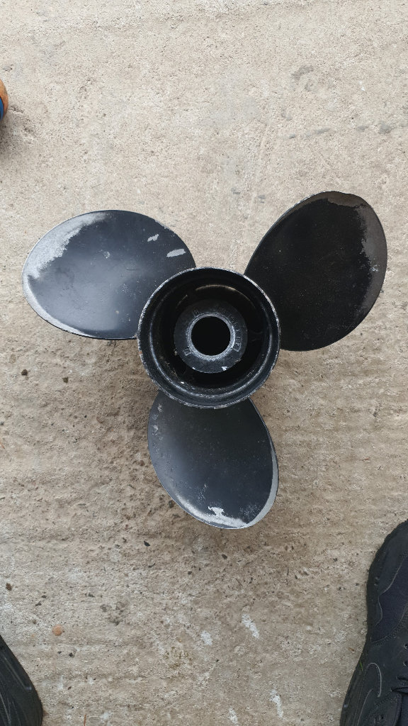 Mercruiser 19 pitch speedboat propeller