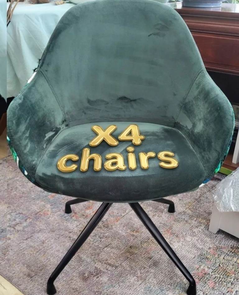 4 Velvet dining chairs