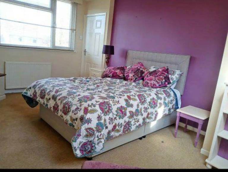 Room to let in shared house