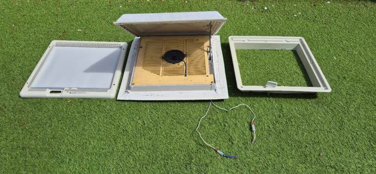 THULE roof vent with 12V fan for caravan camper motorhome boat.
