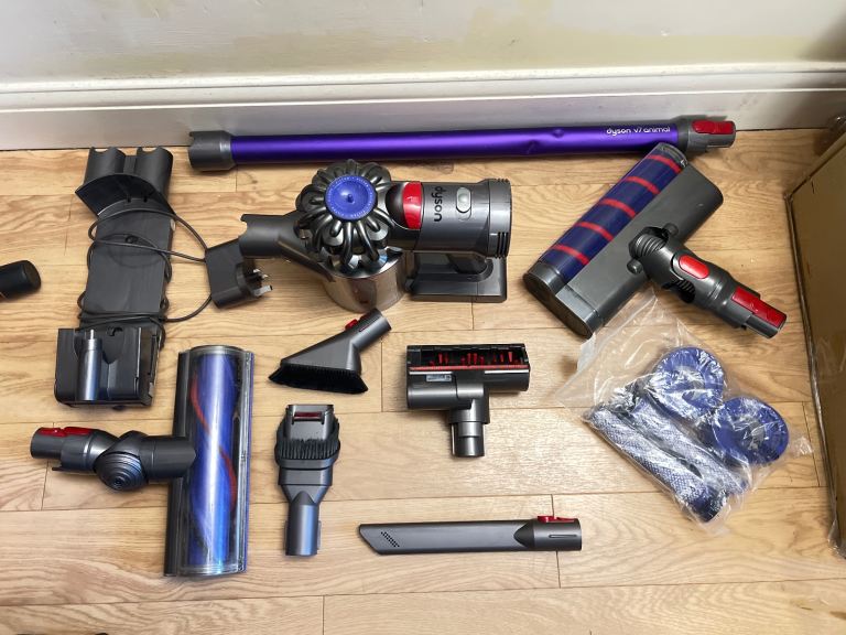 Repost! (Needs battery) Dyson v7 Animal Cordless Stick Hoover and accessories