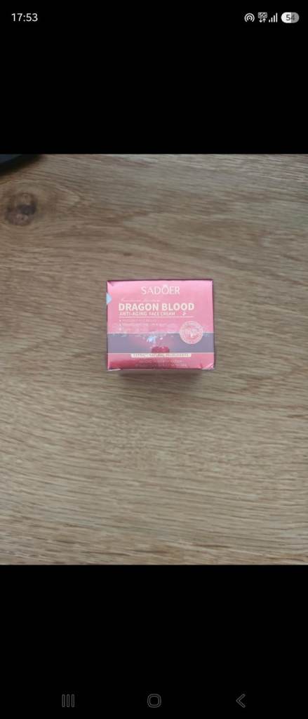 Sadoer dragon blood anti-aging face cream