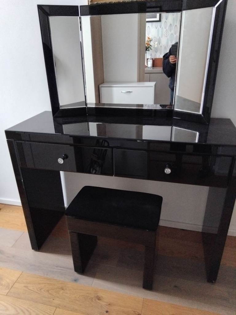 REDUCED! Black gloss dressing table unit, mirror and stool 