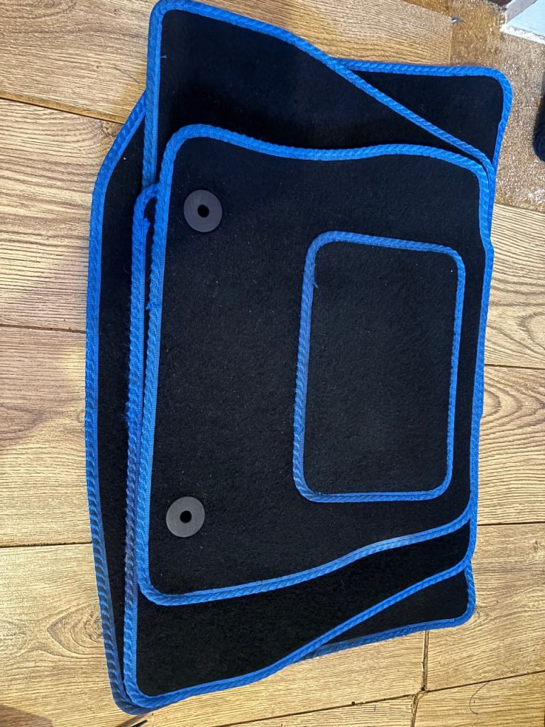 Blue edge car mats 