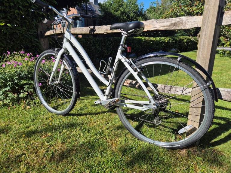 Ladies aluminium commuter bike