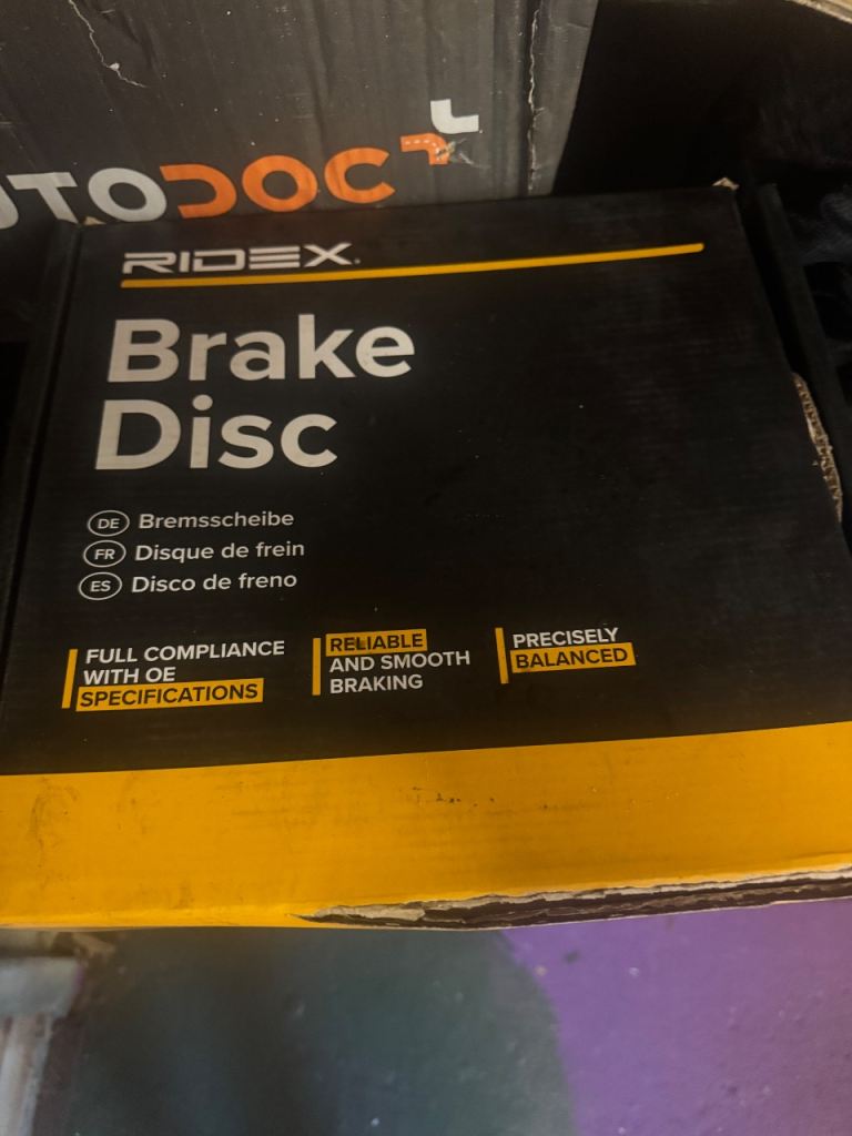 VW polo front disks/pads 