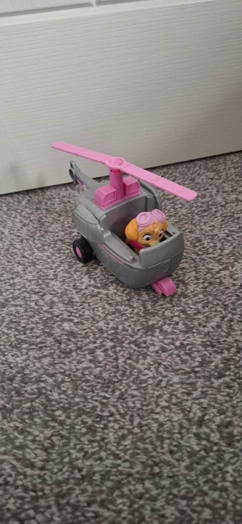 Paw patrol skye helicopter with figure 
