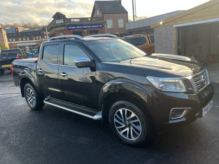 image for 2017 Nissan Navara Double Cab Pick Up Tekna 2.3dCi 190 4WD PICK UP DIESEL Manual