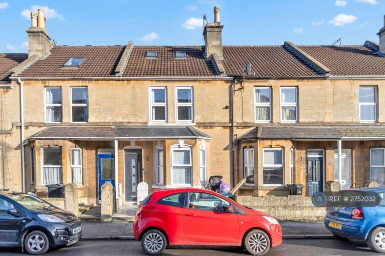 3 bedroom house in Beckhampton Road, Bath, BA2 (3 bed) (#2752032)