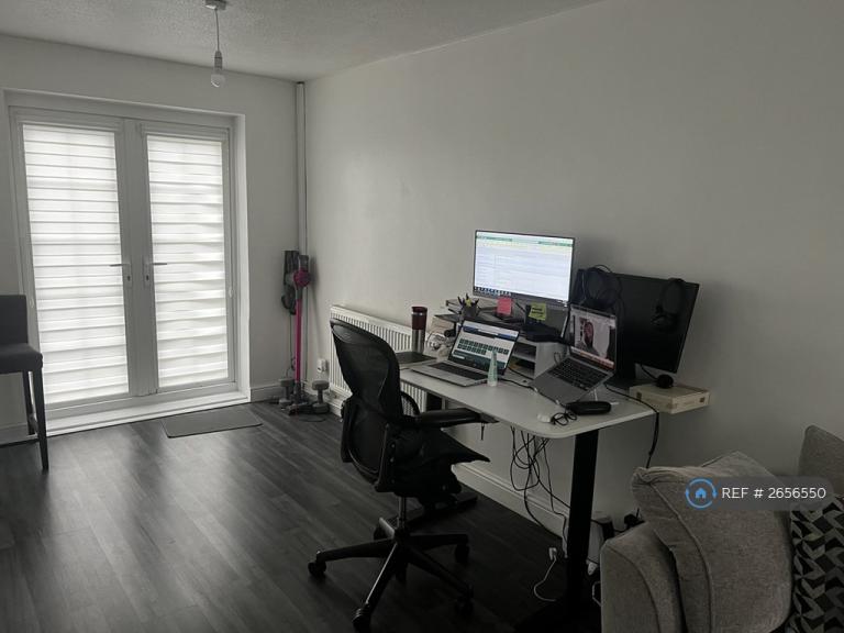 3 bedroom house in Northampton, Northampton, NN3 (3 bed) (#2656550)