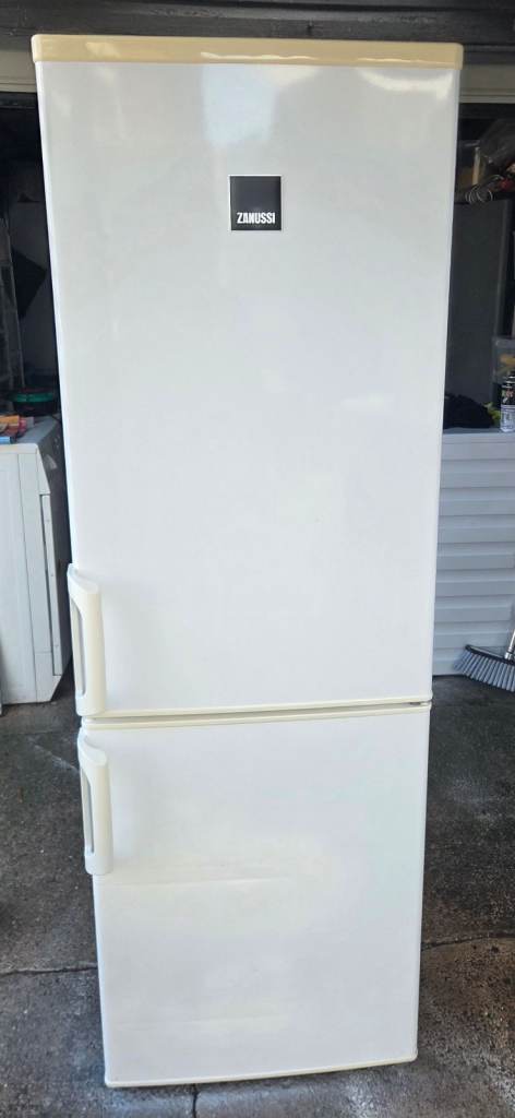 Zanussi White Tall Frost Free Fridge Freezer FREE DELIVERY 