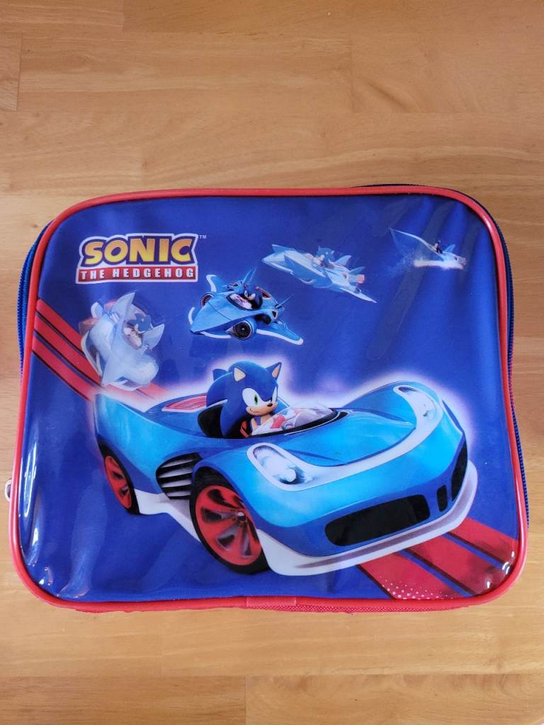 Sonic The Hedgehog lunch bag. Good condition.