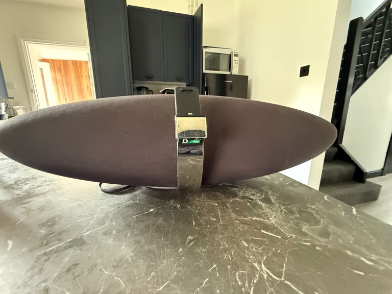 Bowers & Wilkins Zeppelin Bluetooth Speaker