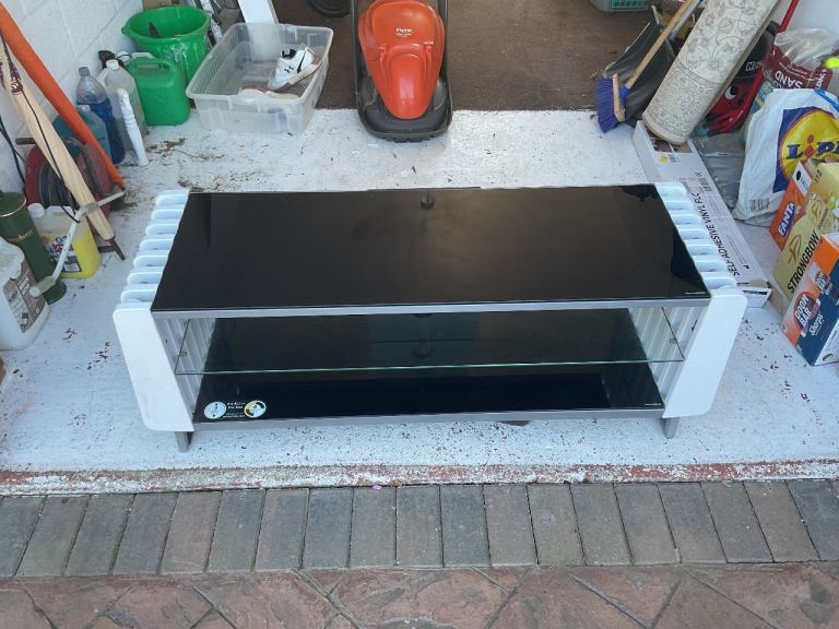 Modern Deco Style TV table