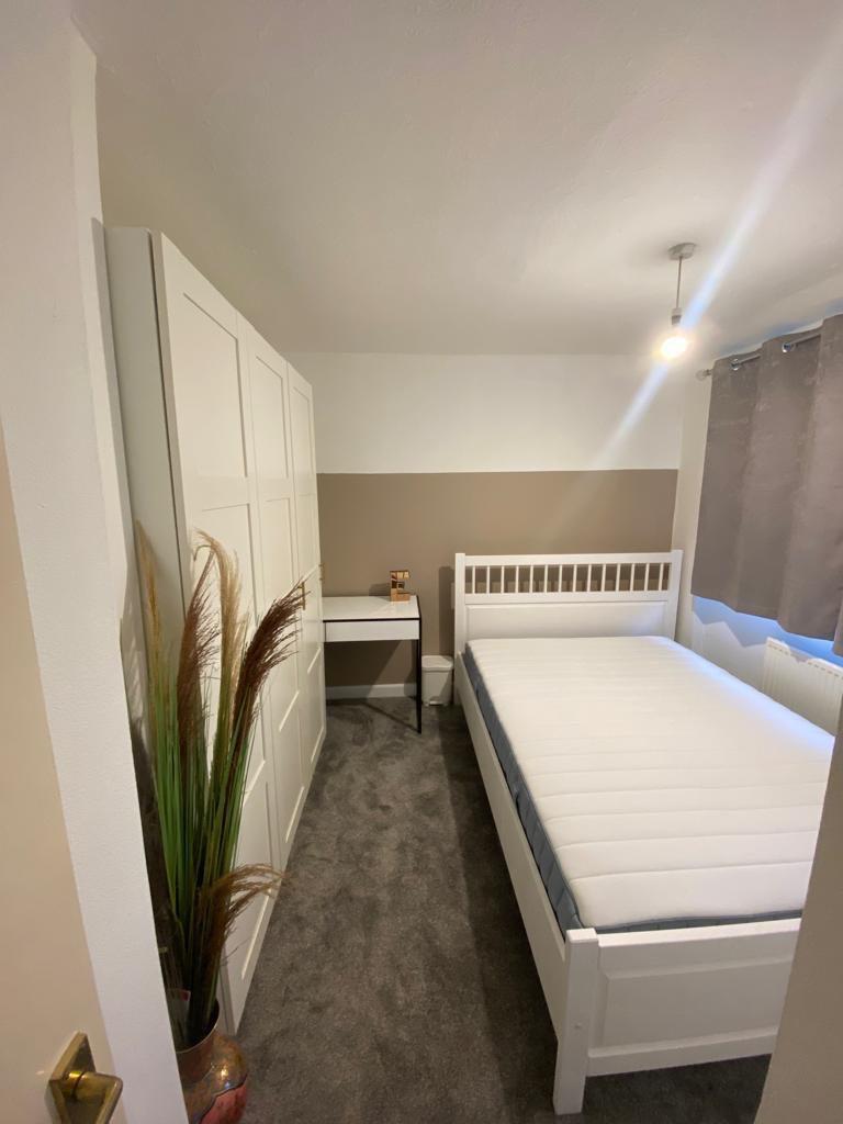 DOUBLE ROOM TO RENT