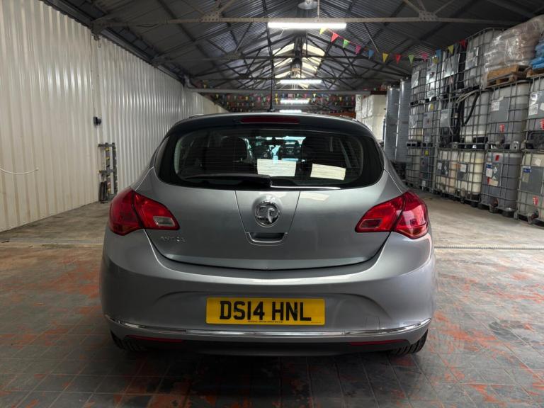 2014 Vauxhall Astra 1.4i 16V Design 5dr HATCHBACK PETROL Manual
