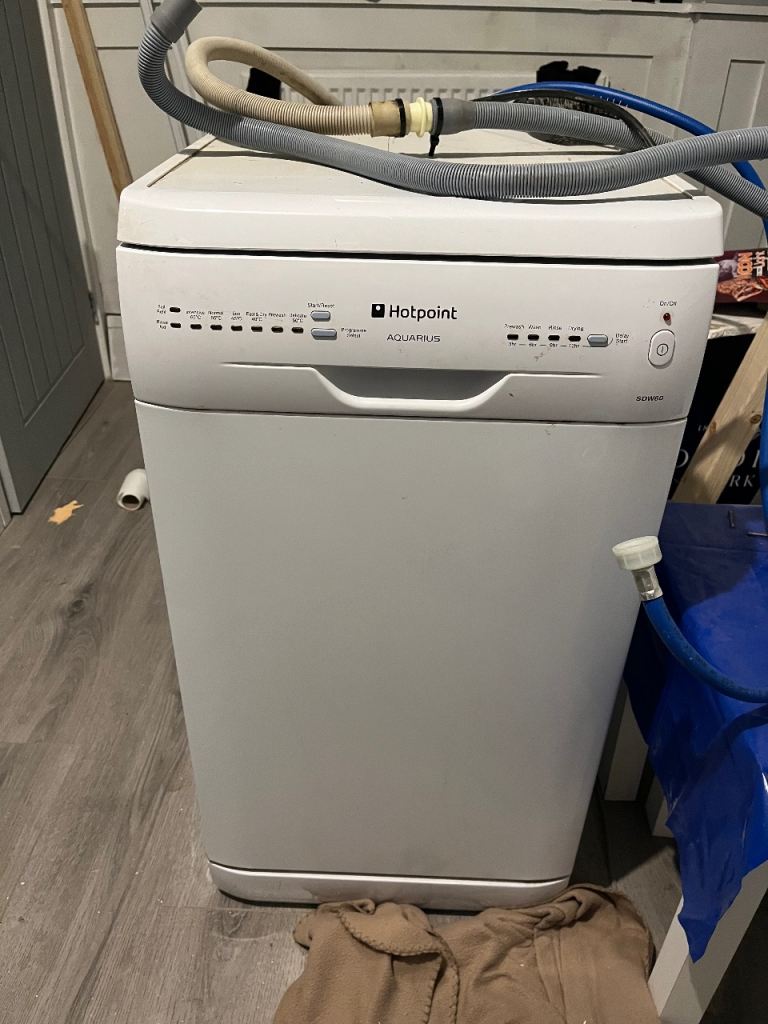 Hotpoint Aquarius slimline dishwasher 